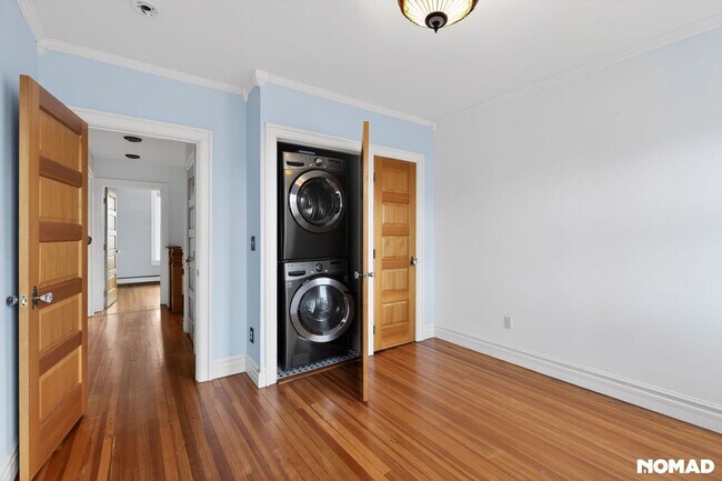 Building Photo - 910 N Clarkson St