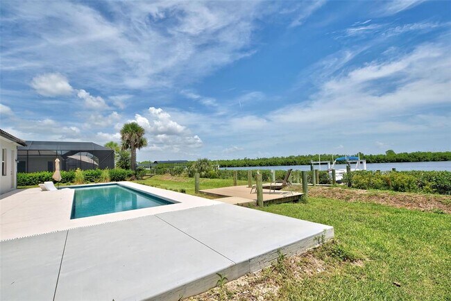 Building Photo - 15240 Spanish Point Dr