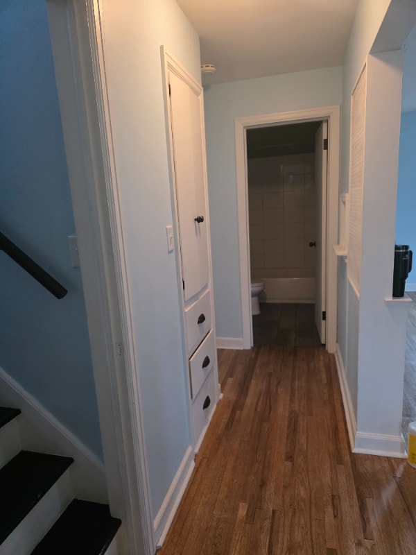 Building Photo - 244 Broadway St E