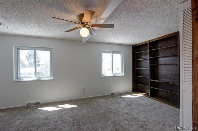 Building Photo - 6233 W Caley Ave