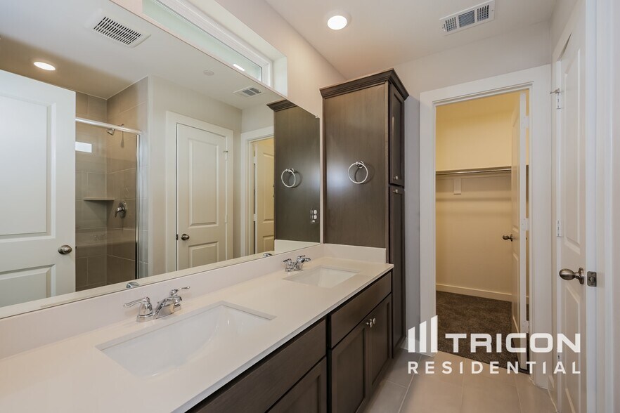 Building Photo - 210 Ledburn Ct