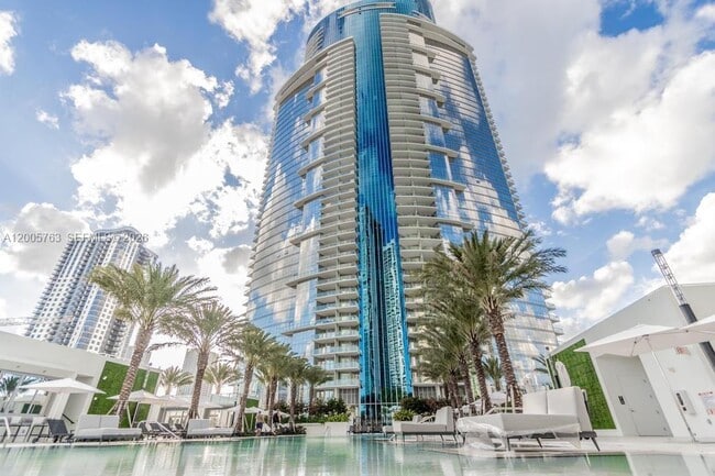 Building Photo - 851 NE 1st Ave