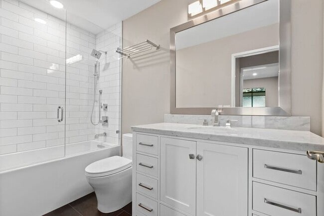 Building Photo - Enormous Waterfront Alki Condo w/ Stunning Views and Rare 2-Car Secure Parking