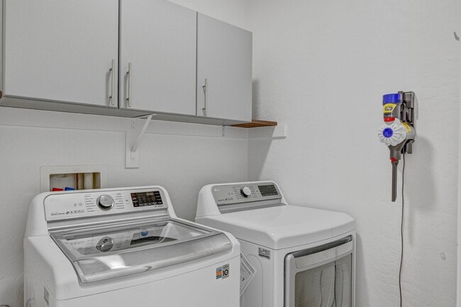 Building Photo - 11052 Orense Dr