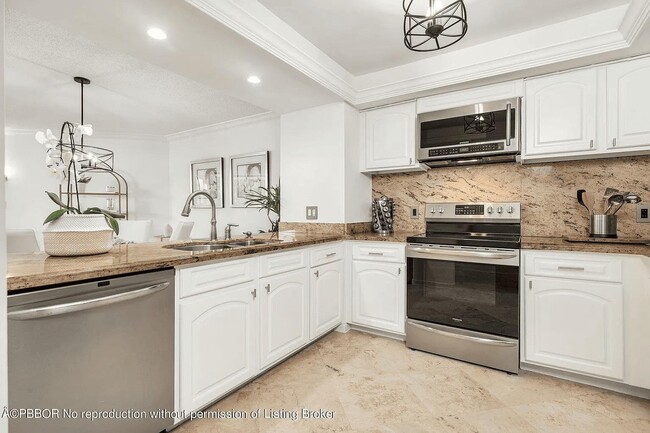 Building Photo - 3701 S Flagler Dr