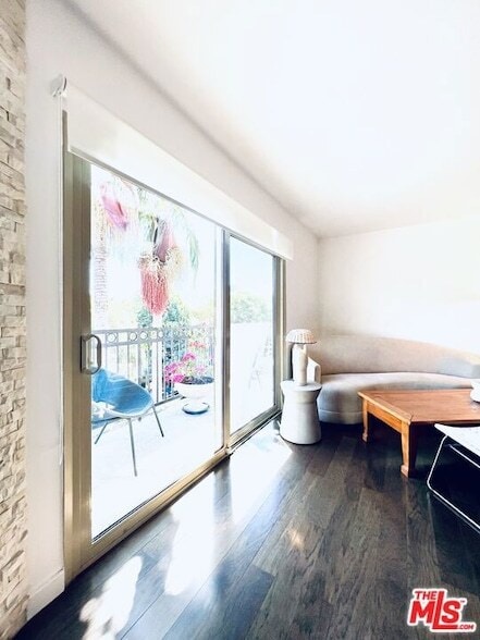 Building Photo - 141 S Clark Dr