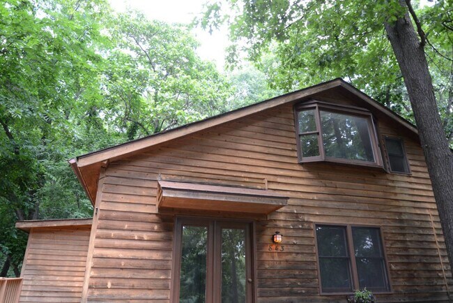 Building Photo - 843 Rocky Acres Ln