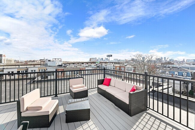 Building Photo - 24-28 Mt Pleasant St