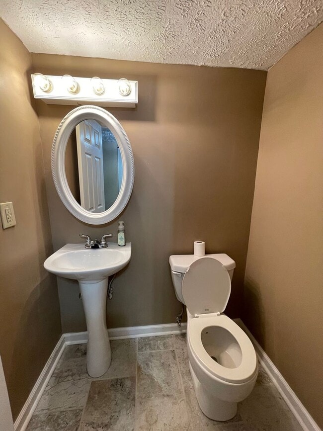 Building Photo - 338 Oxford Dr