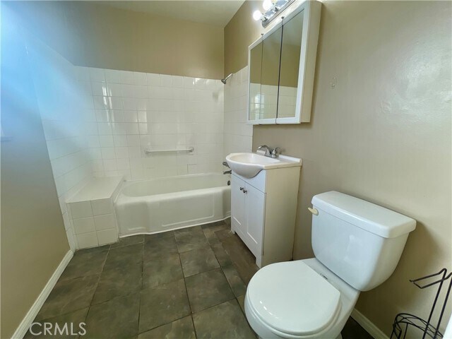 Building Photo - 321 N Beverly Ct