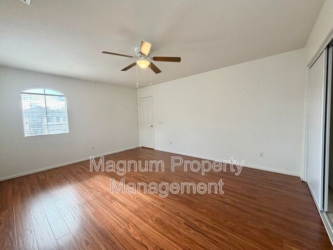 Building Photo - 23664 Groveland Pl