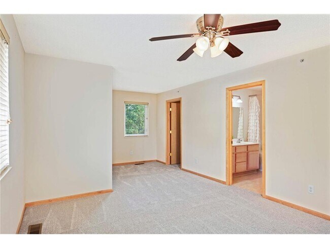 Building Photo - 4820 Underwood Ln N