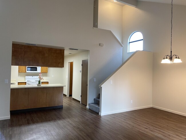 Building Photo - 3518 Shawnee Dr