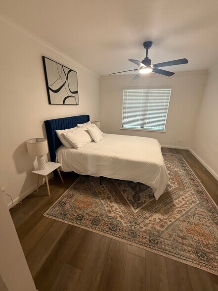 Building Photo - 7624 S Erie Ave