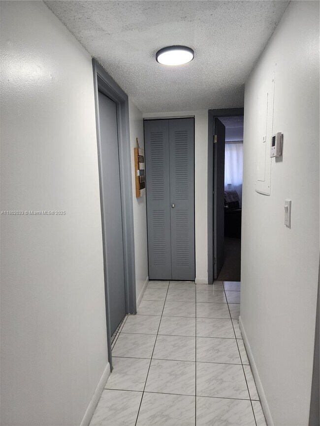 Building Photo - 10747 W Clairmont Cir