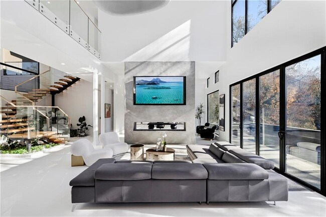 Building Photo - 3600 Lower Roswell Rd