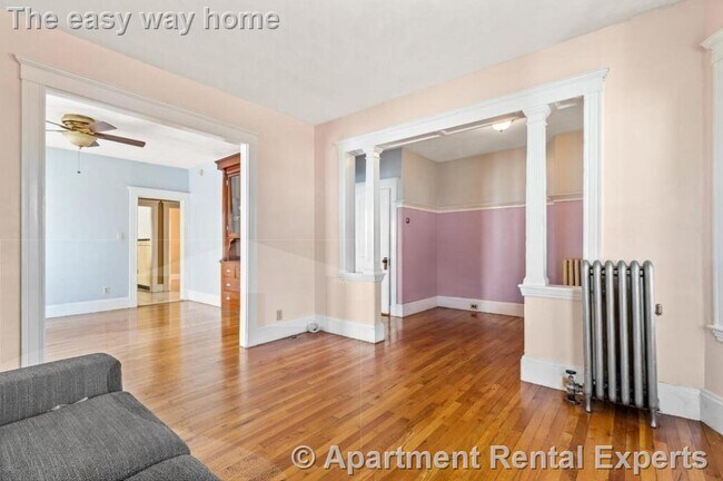 Building Photo - 38 George St