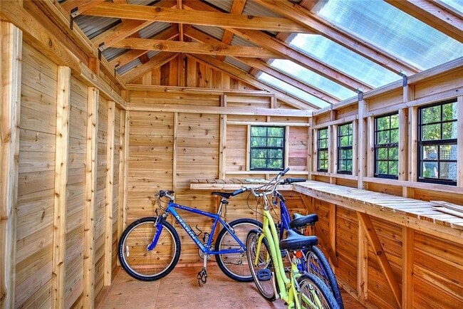 Building Photo - 151 Chace Ave