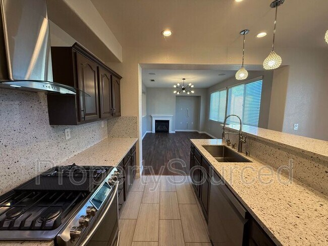 Building Photo - 16615 English Country Trail