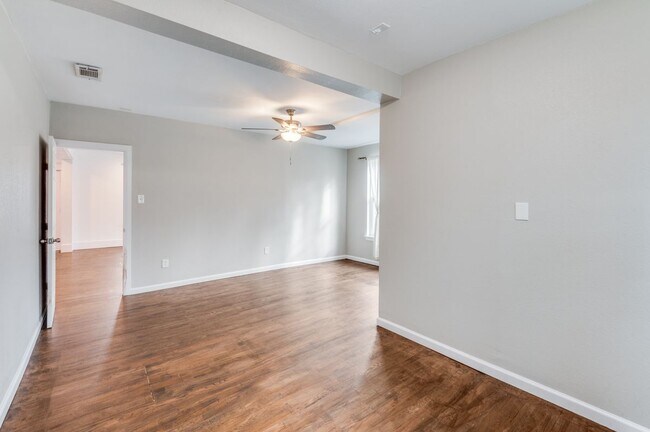 Building Photo - 1218 Ranier St