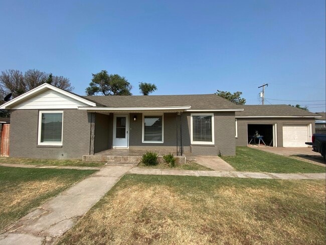 Building Photo - 1011 Walnut St