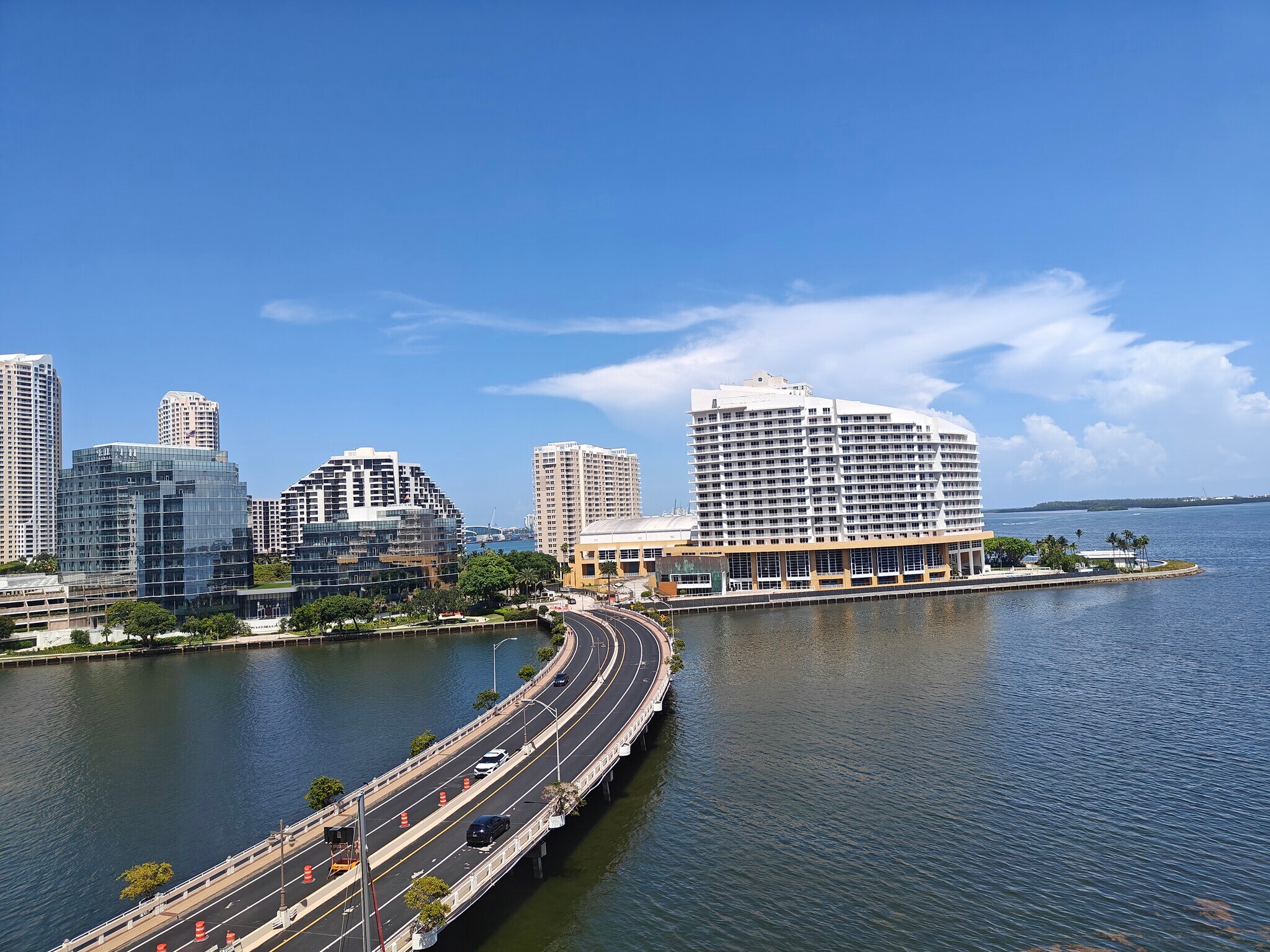 Building Photo - 801 Brickell Bay Dr