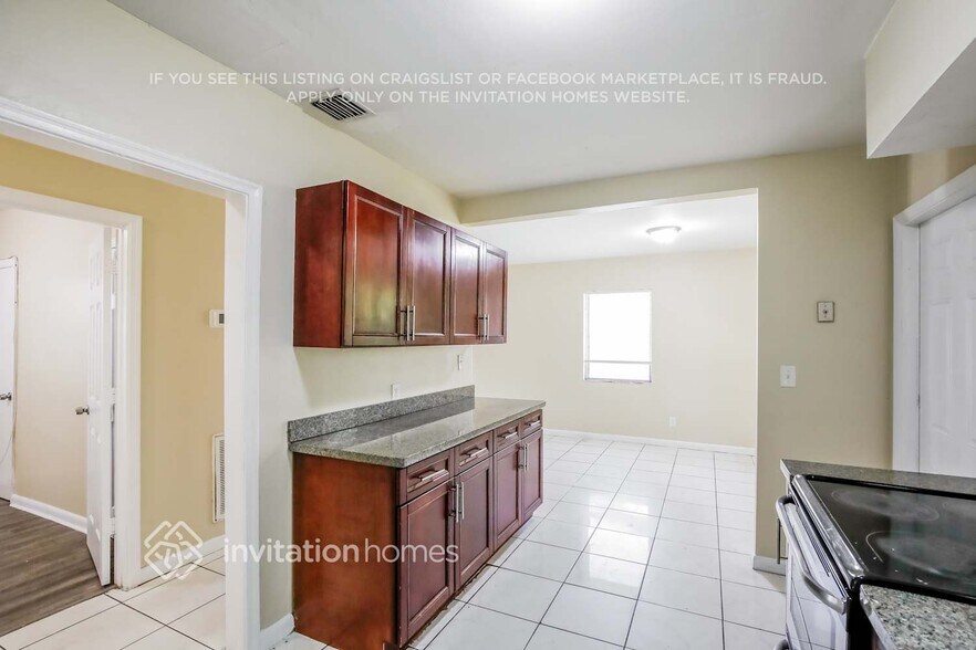 Building Photo - 16049 NE 9th Ct