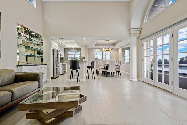 Building Photo - 10627 Ashton Ave