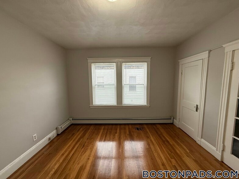 Building Photo - 38 Estes St