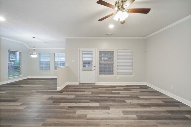 Building Photo - 6 Valewood Pl