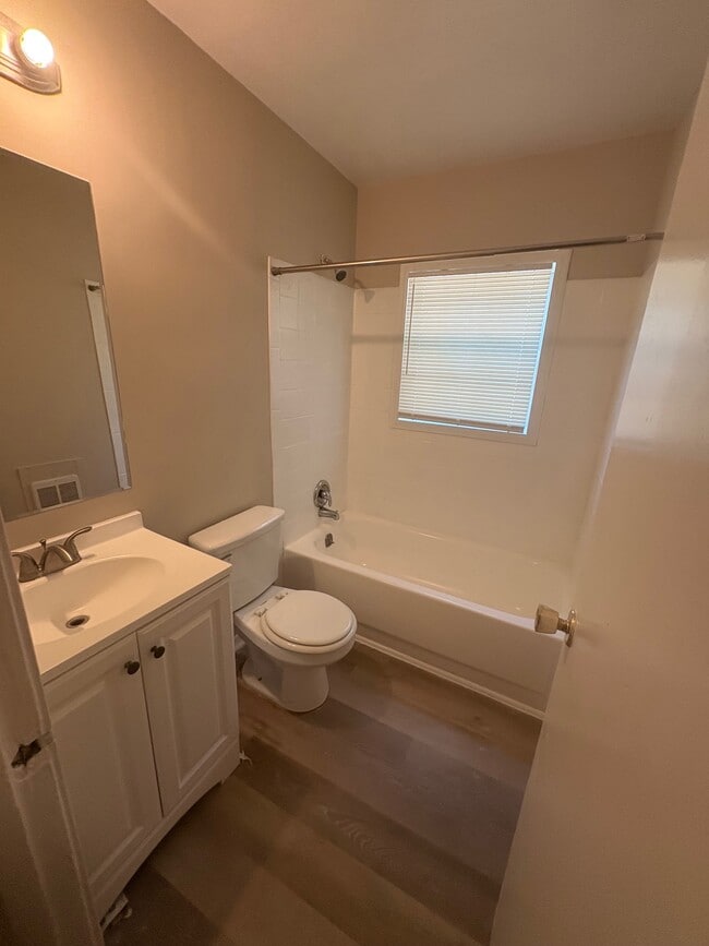 Building Photo - Enota Garden Apartments