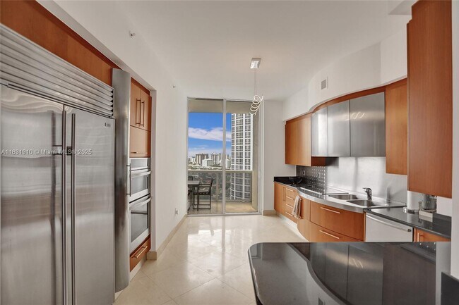 Building Photo - 18101 Collins Ave