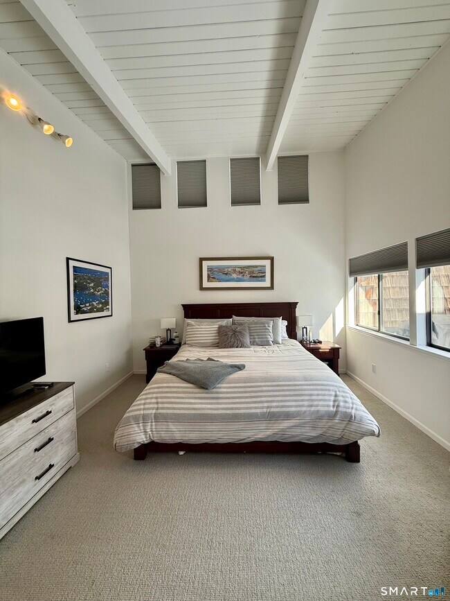 Building Photo - 85 Ledgebrook Dr