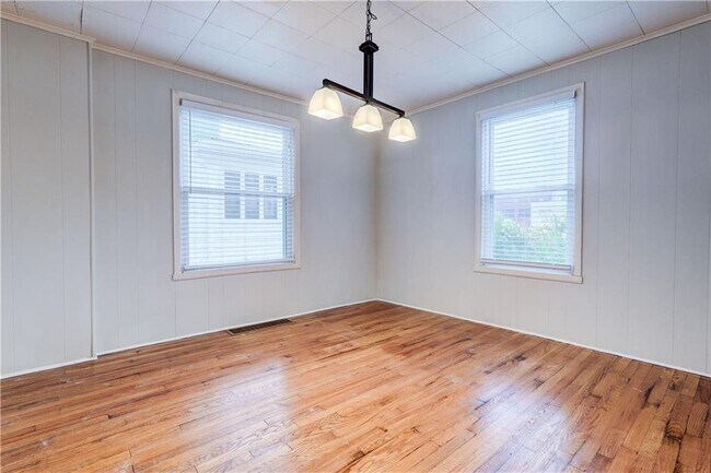 Building Photo - 151 Hampden Rd