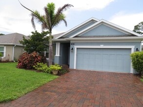 Building Photo - Sebastian Home in Gated Community
