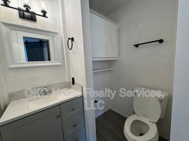 Building Photo - 2501 Kathy Ct