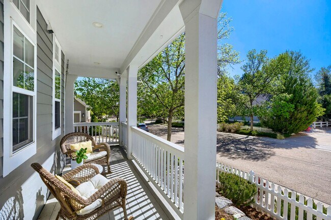 Building Photo - Gorgeous 4 Bedroom Home in NW Indian Peaks Neighborhood. Hardwood floors, Wine Closet and More