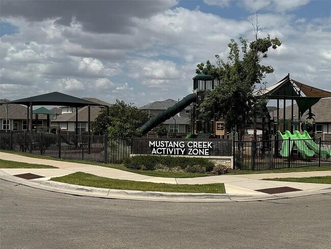 Building Photo - 400 Barton Creek Ln