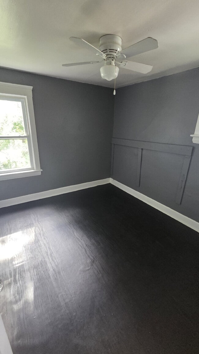 Building Photo - "2-Bedroom with Air Conditioning!"
