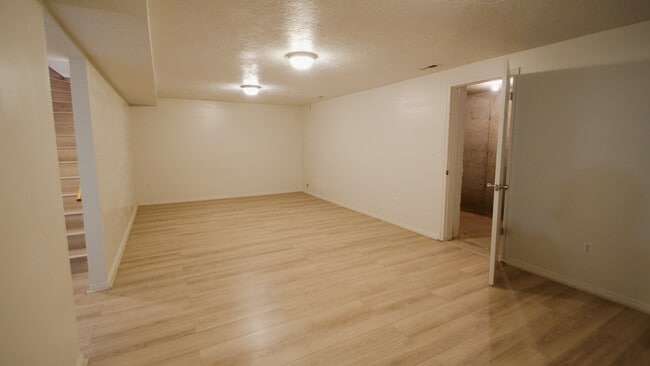 Building Photo - 2455 S Bluff Rd