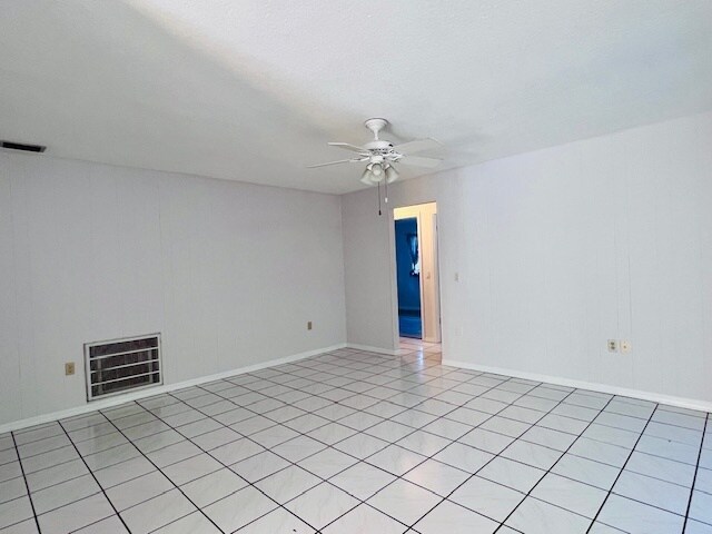 Building Photo - Elegant 3-Bed, 2-Bath Home in Prime Orland...