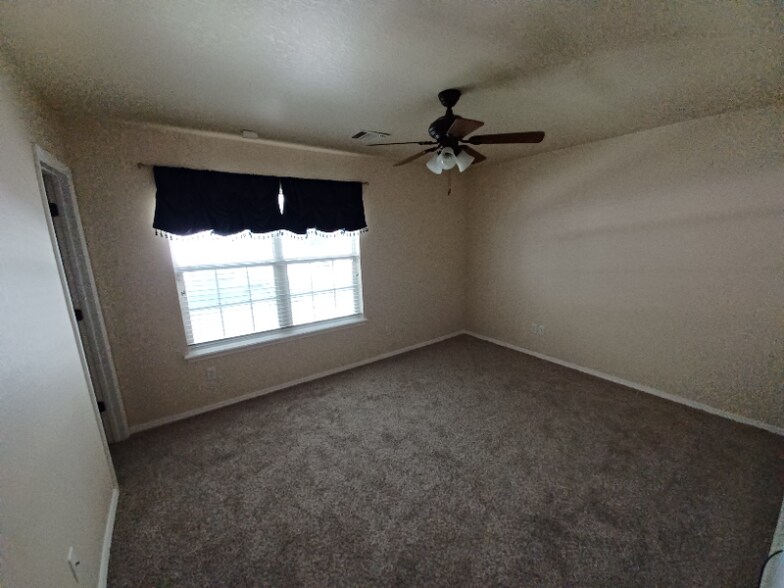 Building Photo - 3526 S Mirror St