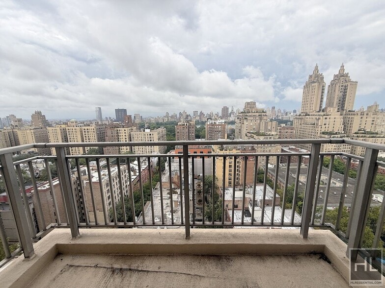 Building Photo - No fee 2 bed 1 bath with balcony - WEST 93 STREET