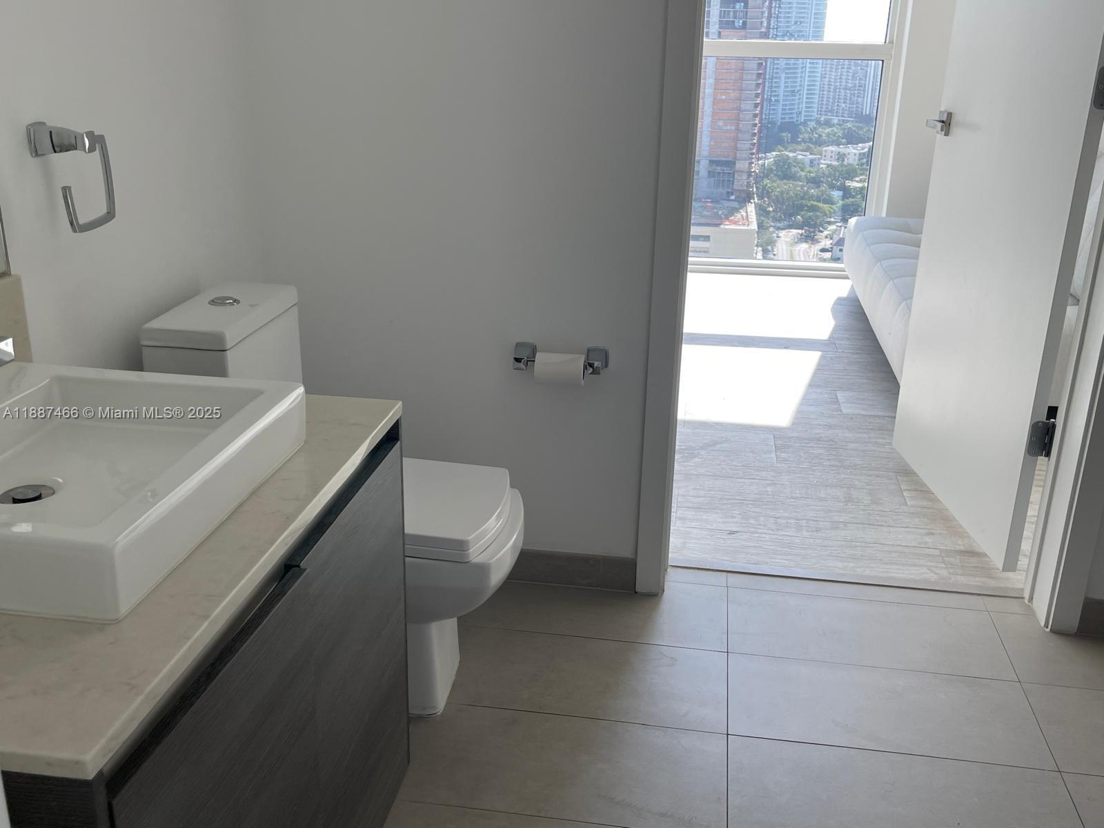 Building Photo - 1080 Brickell Ave