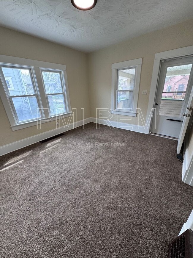 Building Photo - 1855 Flint Ave