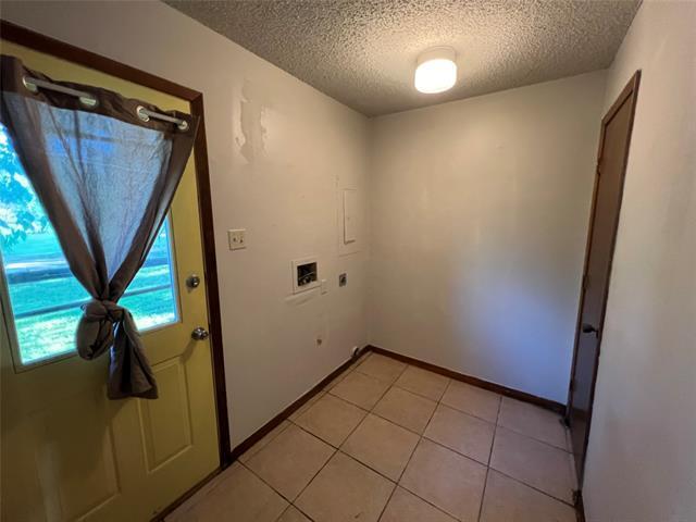 Building Photo - 411 W Pelton St