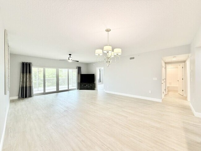 Building Photo - 960 Starkey Rd