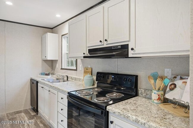 Building Photo - 520 Hickory Nut Trail