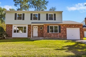 Building Photo - 5 Firethorn Ct