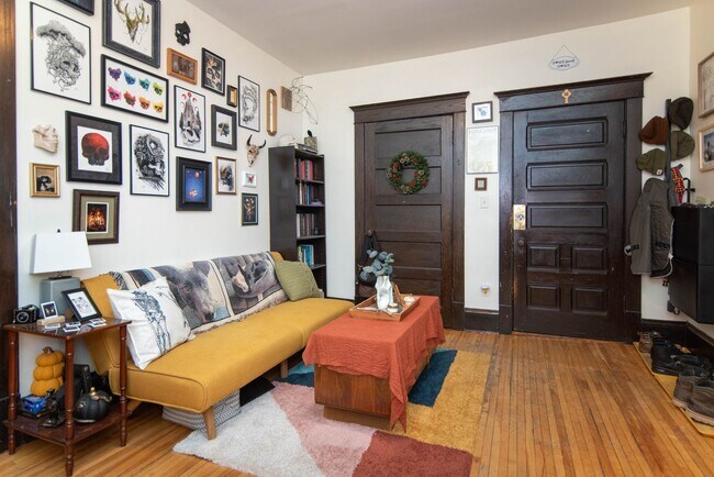 Building Photo - 419 W Franklin Ave